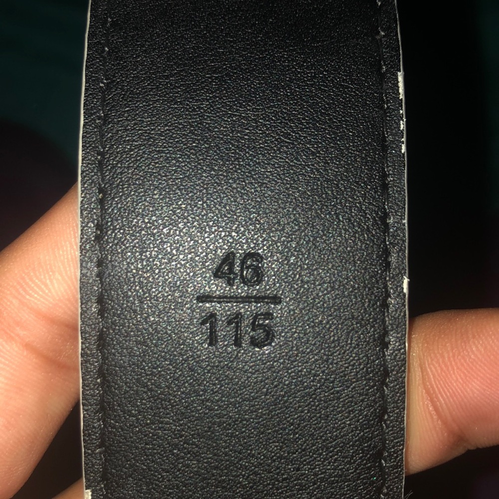 This is a Luis Vuitton supreme belt it is a collab - Picture 4 of 7